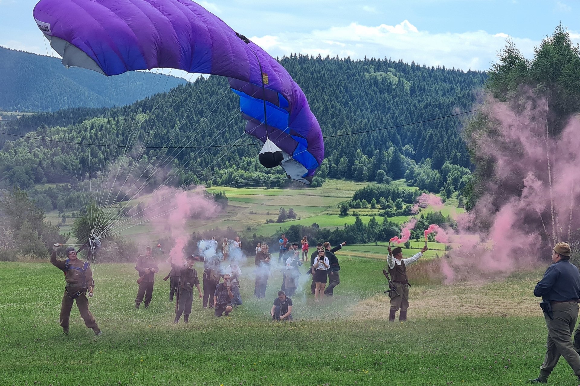 Rocznica alianckich zrzutów na Dzielcu